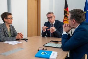 Digitalminister Wildberger: Nur wer die Hardware besitzt, hat die Kontrolle