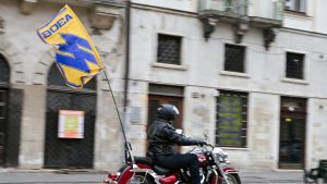 Geldstrafe für AfD-Politiker wegen Teilens von Asow-Wolfsangel — RT DE